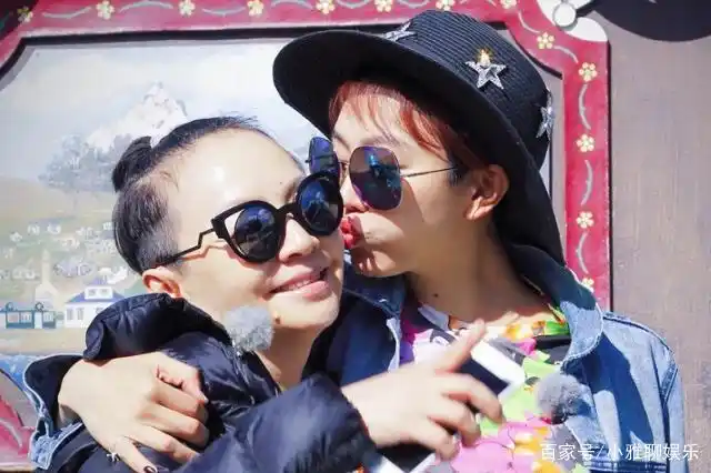 宋丹丹姜妍吃火锅被偶遇,在宋丹丹面前姜妍神态轻松毫不拘谨