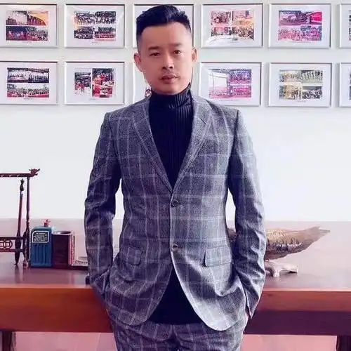 中山市服饰设计师协会会长波特邦威服饰有限公司创始人金牛辞岁风光好