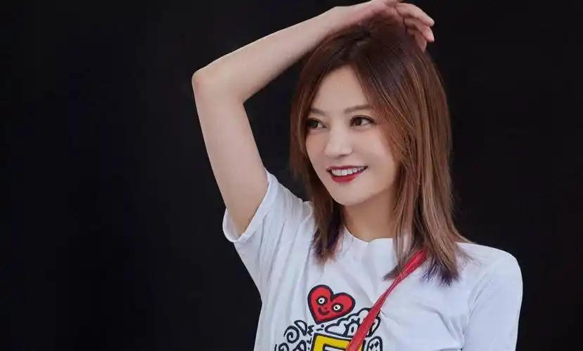 赵薇最近是怎么了,赵薇真实身份是日本人