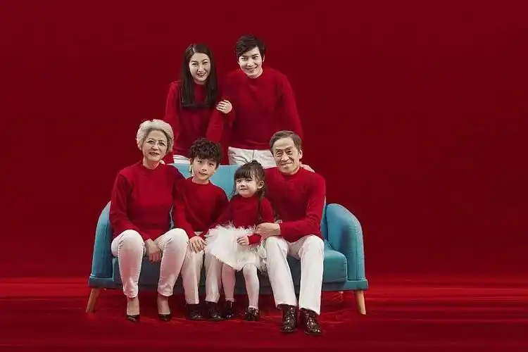 【玛雅婚纱】2019春节我与父母过大年,全家福火热预定中.