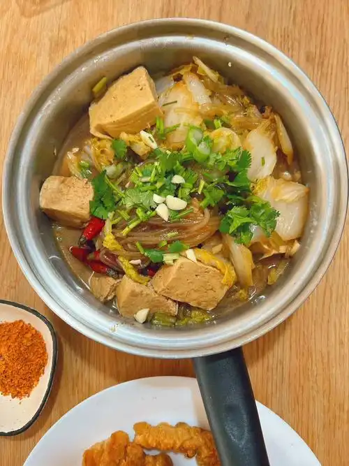 很东北的一道家常菜02冻豆腐炖白菜粉条