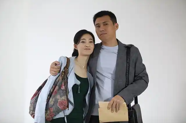 李乃文:我老婆不是黄曼,与颜丙燕只是"好哥们",49岁婚姻成谜