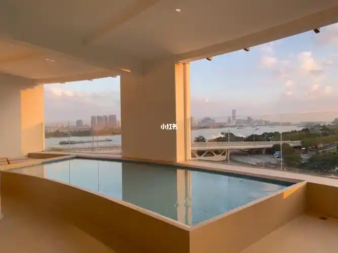 魔都租房之大平层带私家泳池