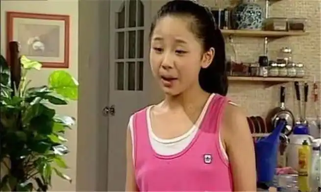 杨紫家有儿女剧照图片内衣一件都不穿凸点上镜