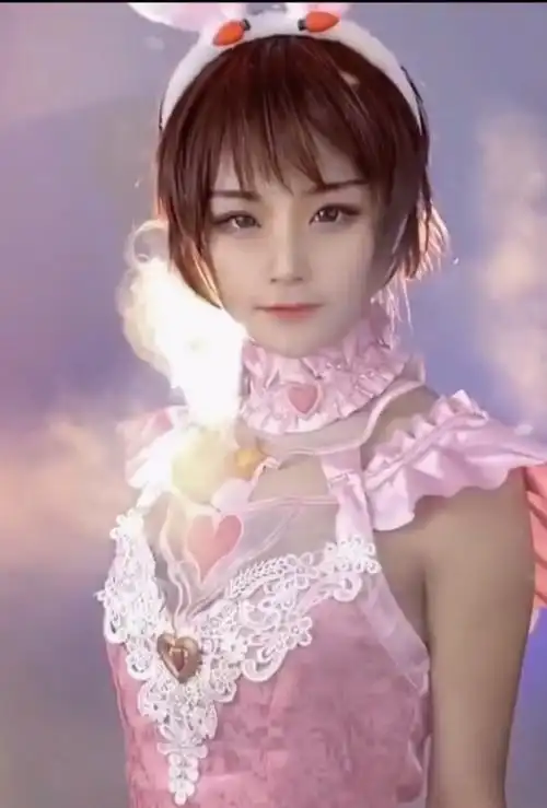 这是小慧君cos 的斗罗大陆真人版,这不是电视剧是cos .