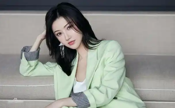 景甜庆生感恩粉丝,坦诚面对争议不逃避不妥协