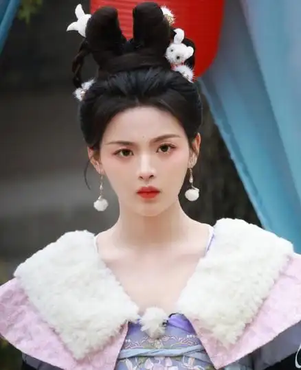 杨超越漂亮的战斗造型好可爱穿古装像玉兔新剧造型惊艳