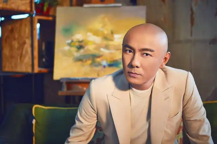 "湾区遗珠"张卫健:我就想做点不一样的事,哪怕是拍证件照_南都_方世玉