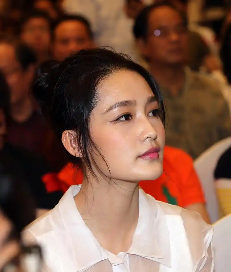 《白鹿原》时期,李沁的怼脸拍生图!皮肤真的超好!耐看型的美人!