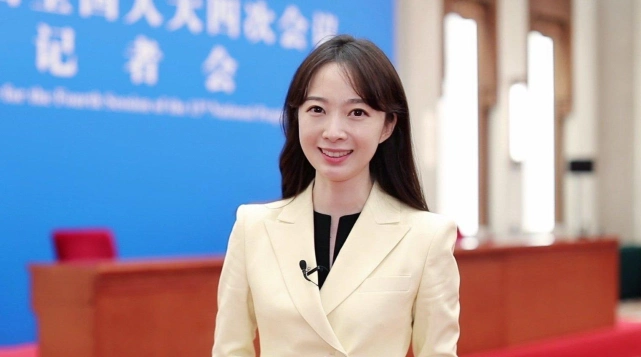 近年来走红网络的8大美女记者,庄晓莹张扬上榜,王冰冰排第几?