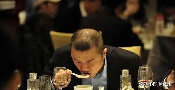 昔日男神的秃头大赏:有人自然的衰老依然帅气,有人发福面目全非