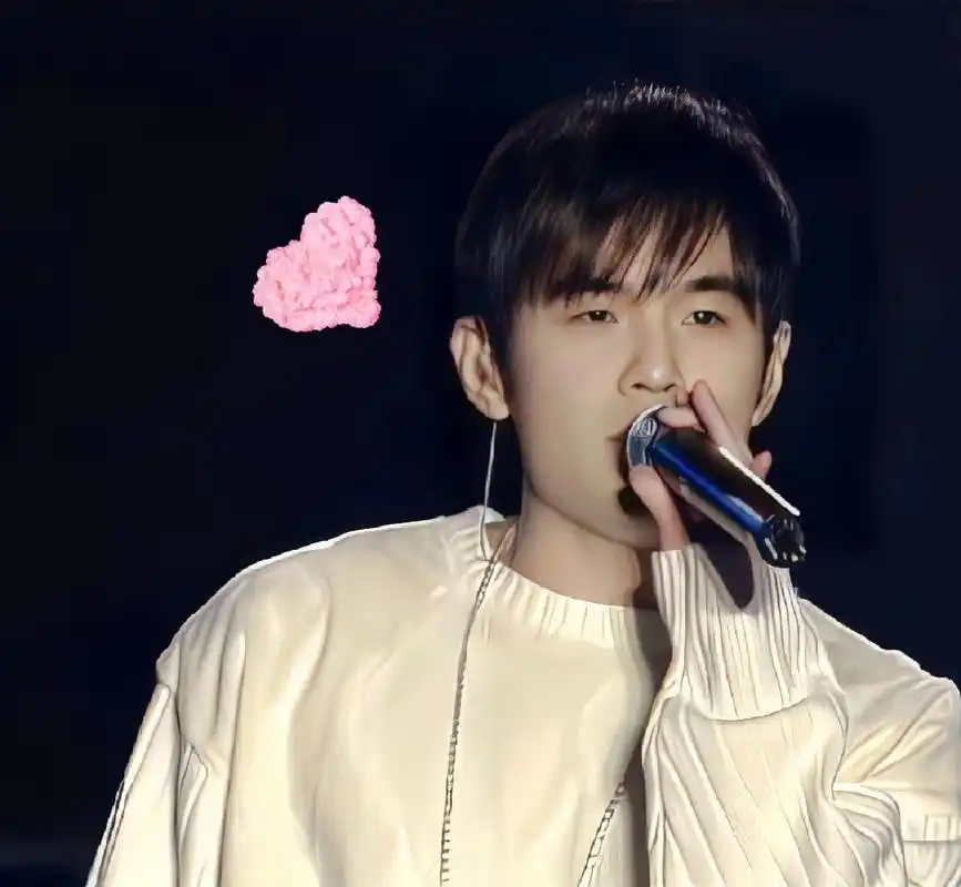 哈哈,我宣布白毛衣伦超越了白毛伦,成为我的最爱!