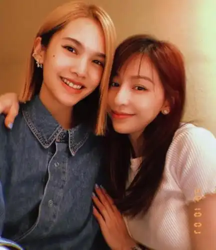 杨丞琳晒好友合影,38岁林依晨时隔两个月终于露面,气质变化大