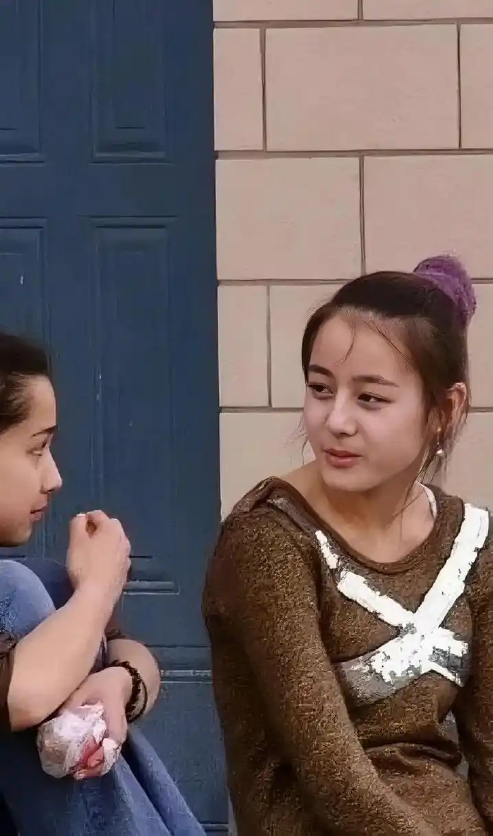 迪丽热巴出道前挺普的,新疆一抓一大把,果然红气养人 676767