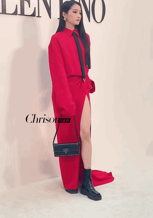 关晓彤高开叉红裙