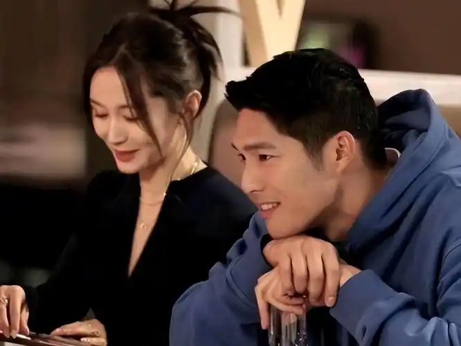 回顾王子文儿子生父是谁被曝是圈内大佬冯小刚见了都叫爷