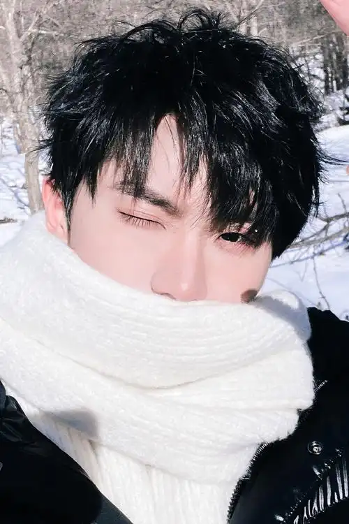 自拍技术进步了9494这两张我一张放锁屏一张放壁纸03#和马嘉祺