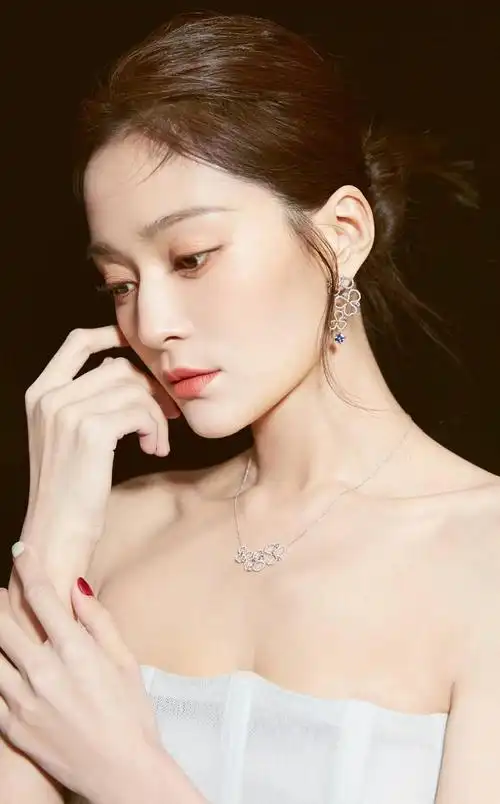 王媛可高清淡雅写真,惊艳迷人!__财经头条