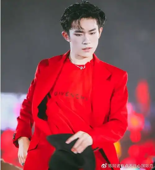 易烊千玺与周冬雨的100件小事难道这就是爱吗