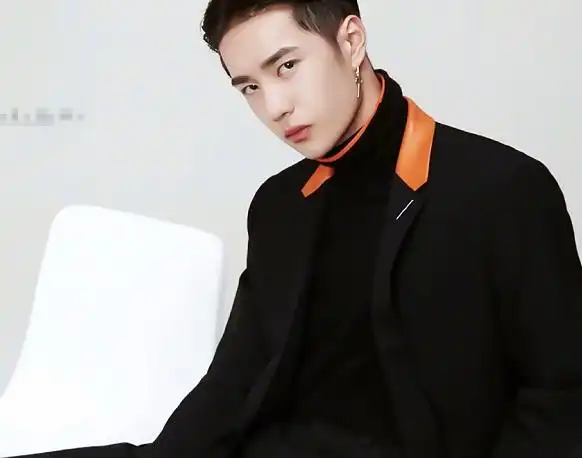 有种"man"叫王一博剪寸头,看到新发型后,网友:太爷们了!