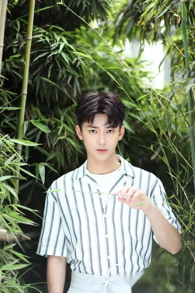 无比闪耀,愿你未来依旧是快乐的少年模样,鹏程万里,一路一淇,祝熊梓淇