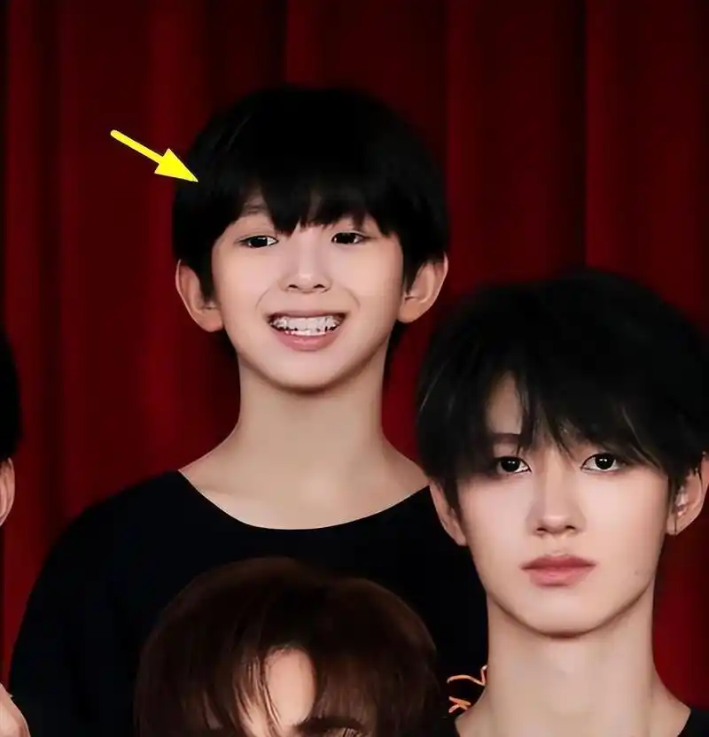 时代峰峻全家福,四代同堂,王俊凯稳坐c位 时代峰峻成立十四周年,四代