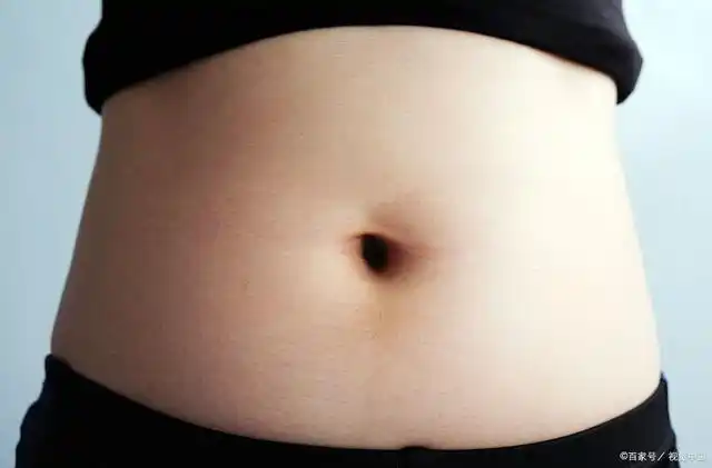 小时候经常听大人说不能抠肚脐,会把肚子抠穿的,肠子会掉出来.