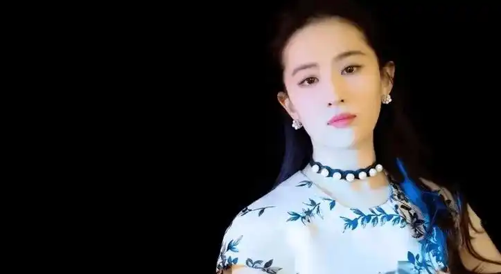 37岁还"黑料不断"的刘亦菲;终究还是难逃"干爹"陈金飞