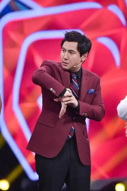 《王牌对王牌》再添新剧情,沈腾综艺感超强,王源模仿张继科超像