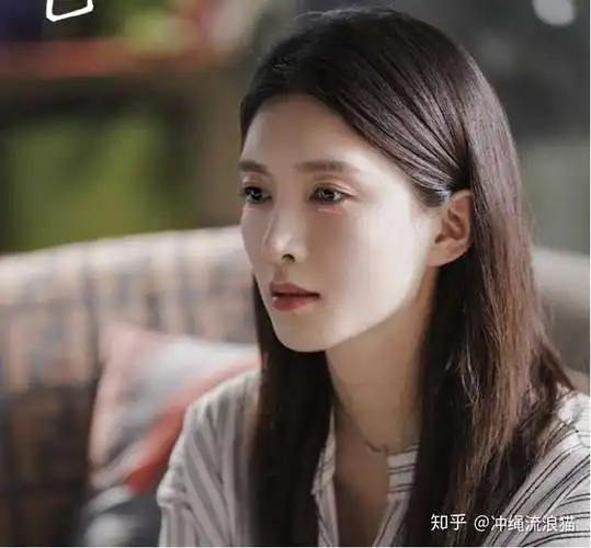 如何评价江疏影在《三十而已》中的颜值和穿搭造型?