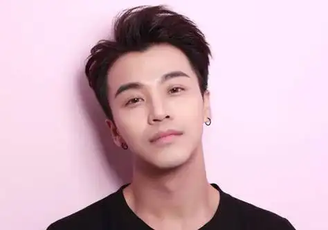 短头发也能让你看起来颜值很突出 韩式男发做出最潮修颜短发图例_发型