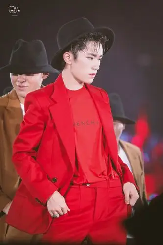 19/08/10 tfboys六周年 易烊千玺 红色西装