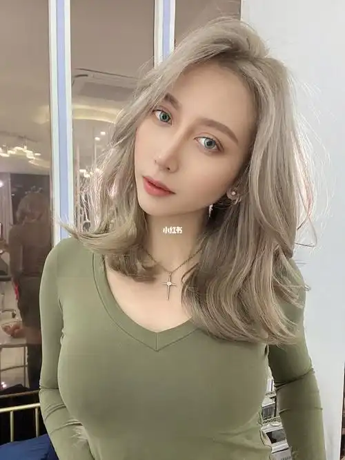 高级感灰金色头发就是用来折腾的偶尔