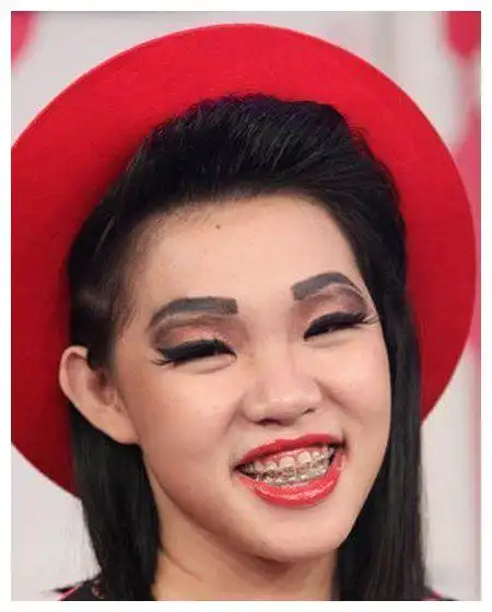 盘点那些扮丑的明星,刘涛像媒婆,赵丽颖太消魂,她丑到极致