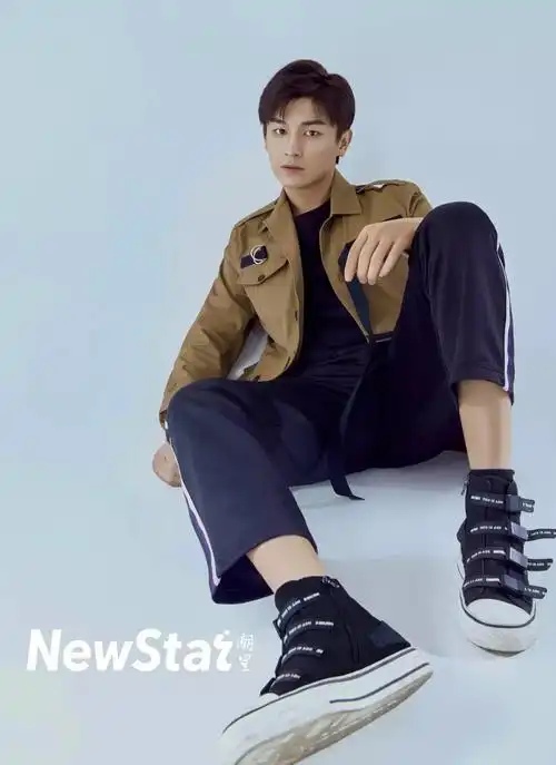 时尚大片杨旭文一个演员的多重可能