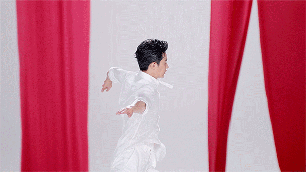 一些神奇的破次元壁 不过轩哥跳舞真的很91|黄轩_新浪新闻