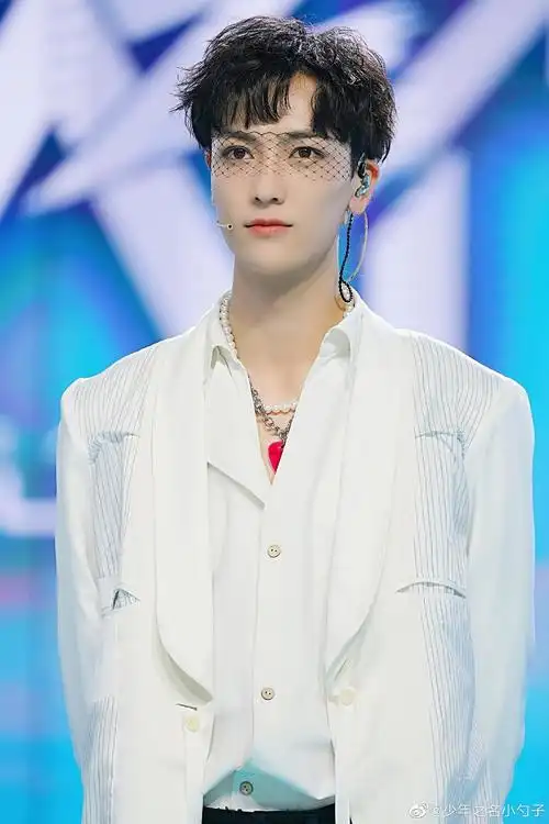 杨梓鑫少年之名物料楼