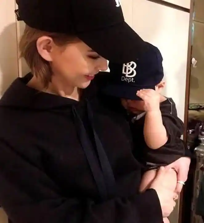 周杰伦儿子正面照像极了昆凌与女儿小周周是二种长相风格