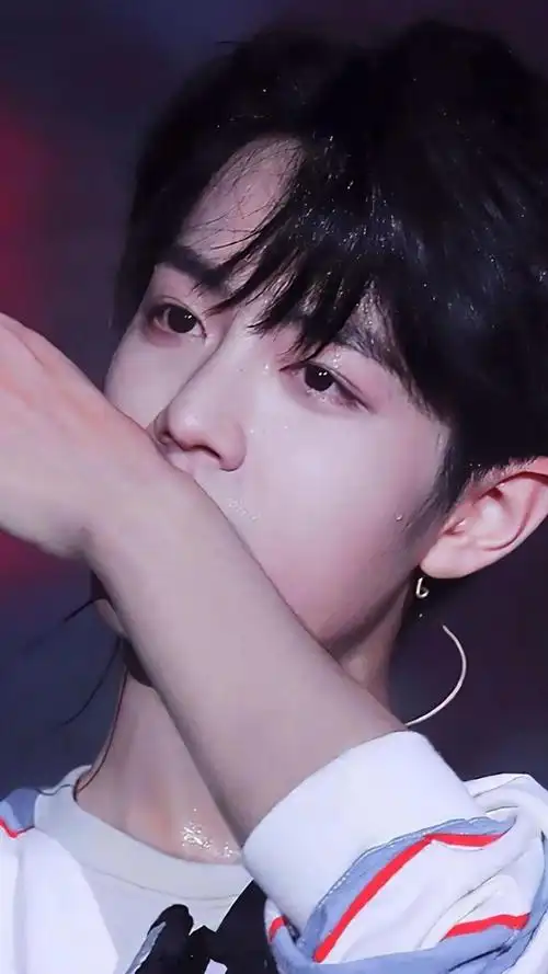 小鲜肉肖战帅气写真