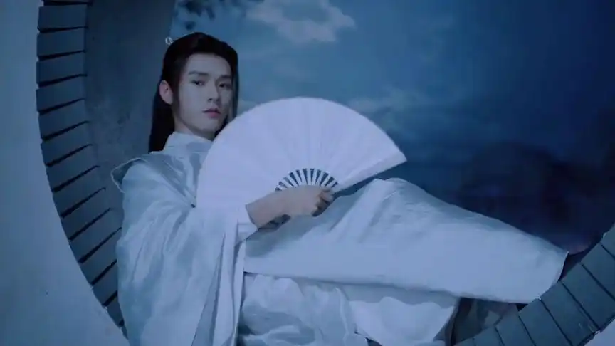 一袭白衣胜似雪,双目流光若寒星——温客行