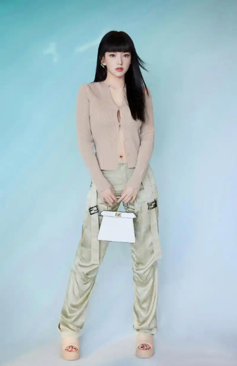 程潇 高跟凉鞋 大长腿