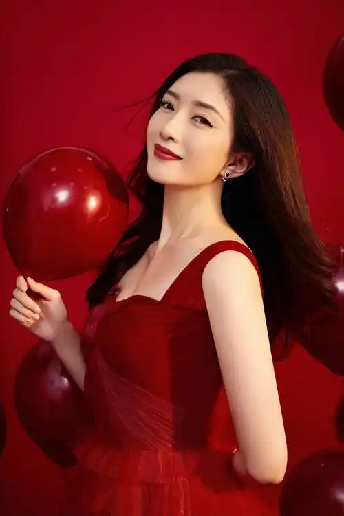 江疏影明艳写真大秀事业线!肤白貌美大长腿性感火辣_衣裙_样子_棕色