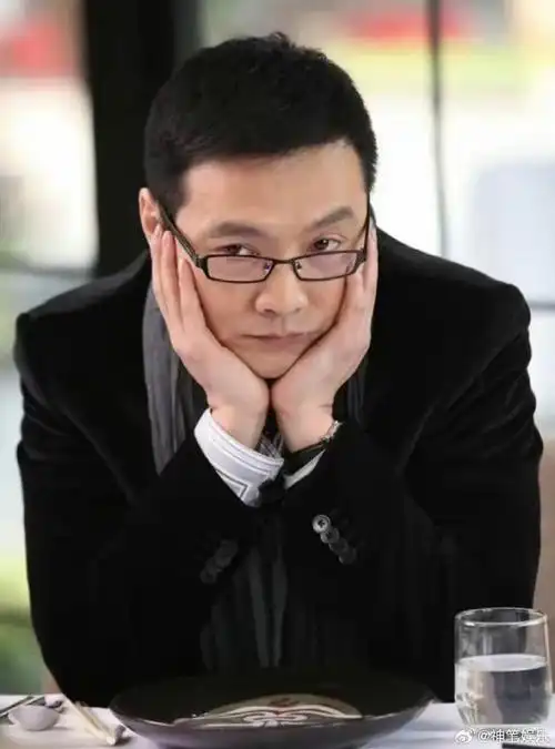 虽然于正赢了汪俊两次,但在我心中,汪俊也是一个非常不错的导演,《如