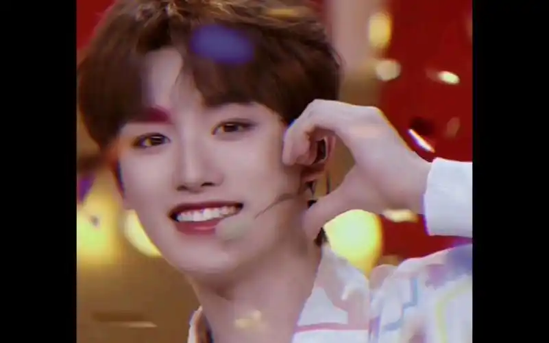 丁程鑫治愈系笑容