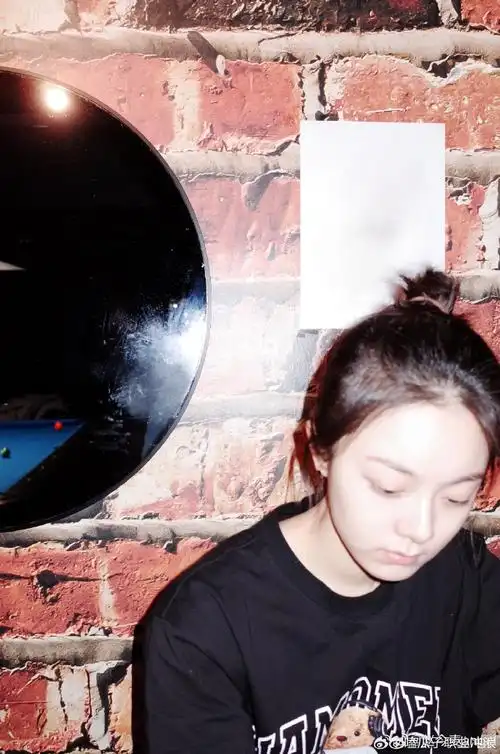 赵今麦素颜丸子头##赵今麦雪天自拍