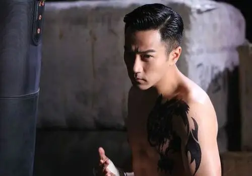 【图】刘恺威腹肌图性感无极限 杨幂再次被曝身陷离婚门