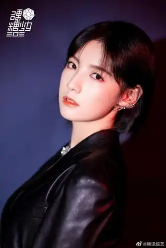 今晚是暗黑超a的硬糖少女303赵粤67