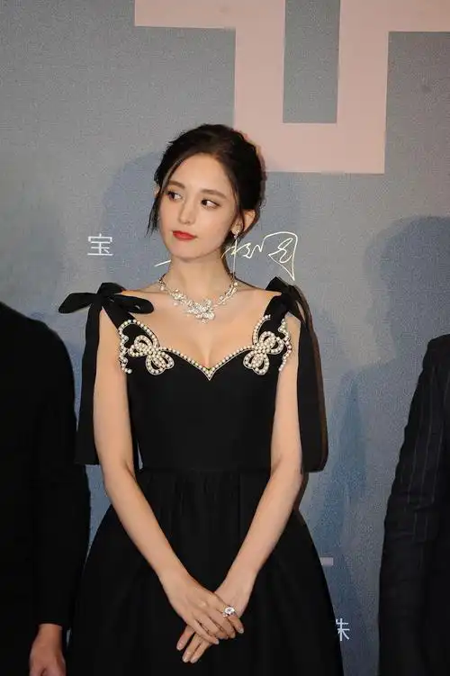 古力娜扎与刘亦菲的绝美对决 古力娜扎和刘亦菲,两位风华绝代的美丽