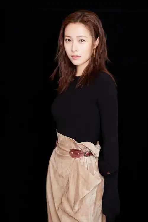 文艺女神江一燕的潮流美图鉴赏真不赖干练潇洒气场可真足