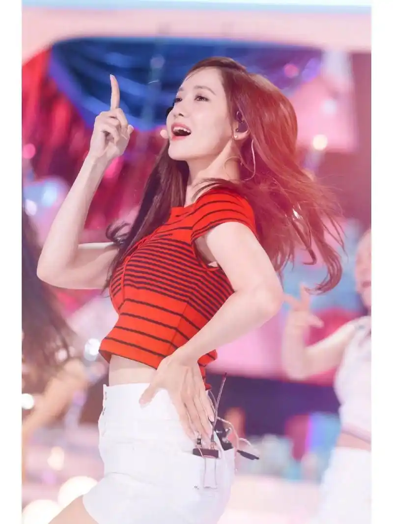 少女时代林允儿回归舞台表演